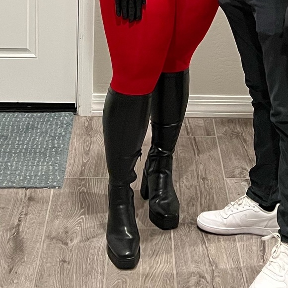 Fashion Nova platform boots size 10 worn once! - Picture 3 of 4